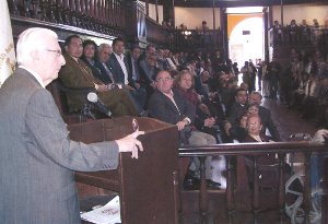 Dr. Javier Alva Orlandini connotado político peruano importante propulsor de la Ley 23221, del Colegio de Periodistas del Perú