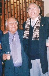 El Presidente saliente del Club Tarata Ing. Victor Raúl Velarde García y el flamante Presidente Econ. Ciro Silva