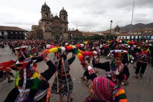 Cusco celebró centenario de Machu Picchu con danzas multicolores. Foto Andina, Percy Hurtado 07/07/2011
