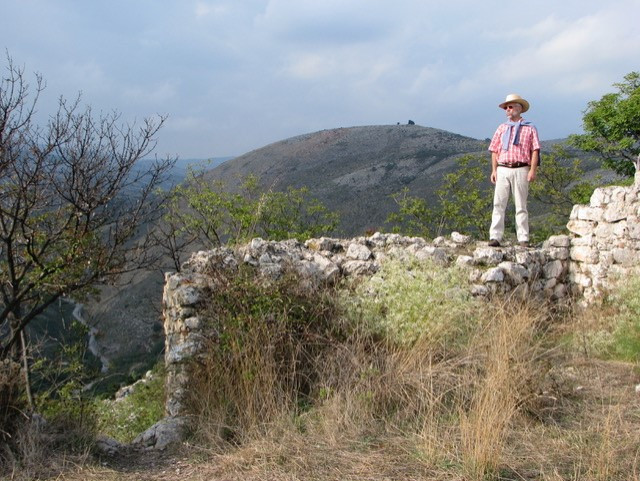 Denis Chagnon en la cúspide de la montaña. Foto: Roger Chagnon