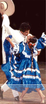Pareja demuestra la elegancia de nuestro baile nacional Pareja demuestra la elegancia de nuestro baile nacional