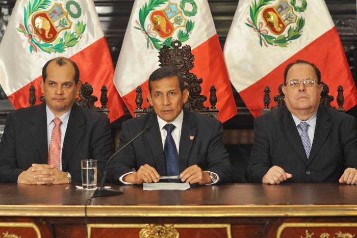 El Presidente del Perú Ollanta Humala en compañía del Ministro de Economía Luis Miguel Castilla y el Presidente del Banco Central de Reserva Julio Velarde. Foto cortesía Andina de Noticias