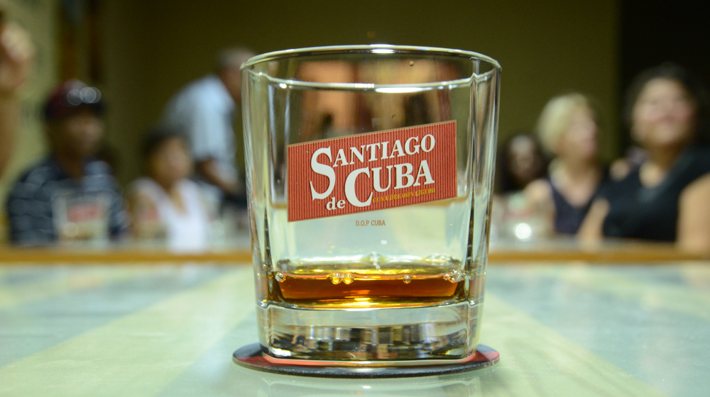 Tasting the exceptional Santiago de Cuba rum! - Photo: Orbita Popular