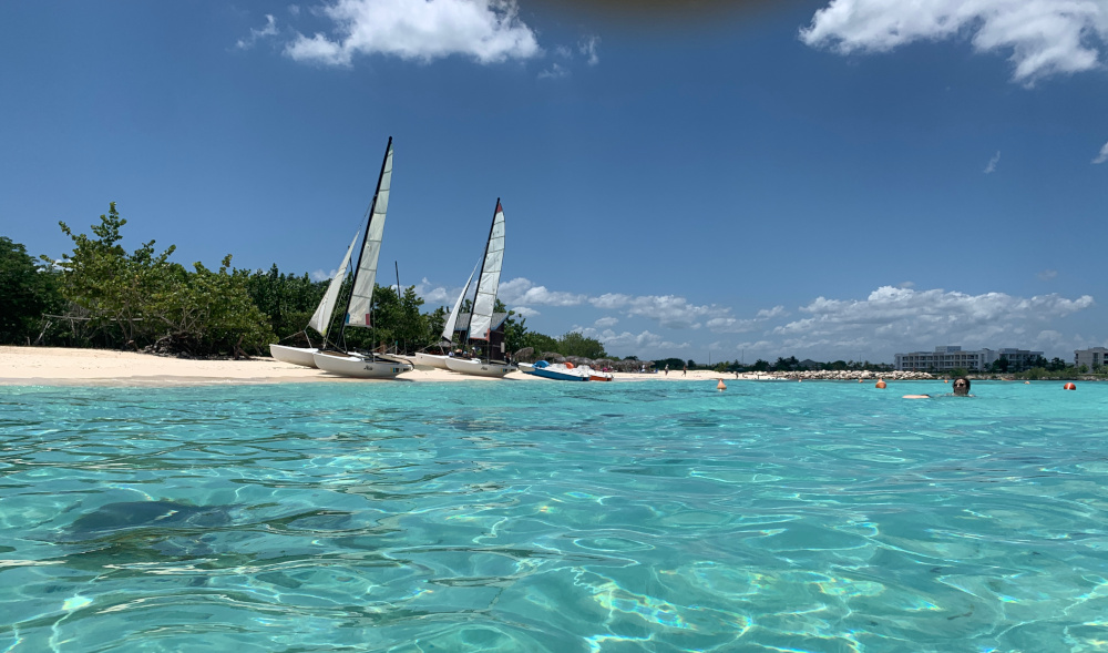 Magnifique plage de Playa Pesquero