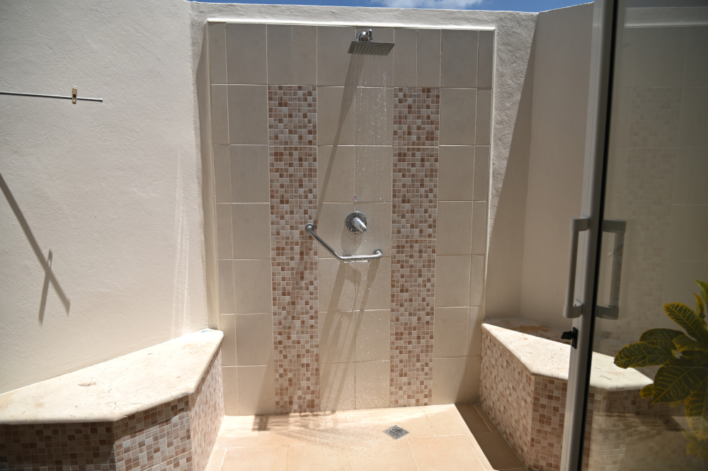 What a wonderful outdoor shower! - Photo : Orbita Popular