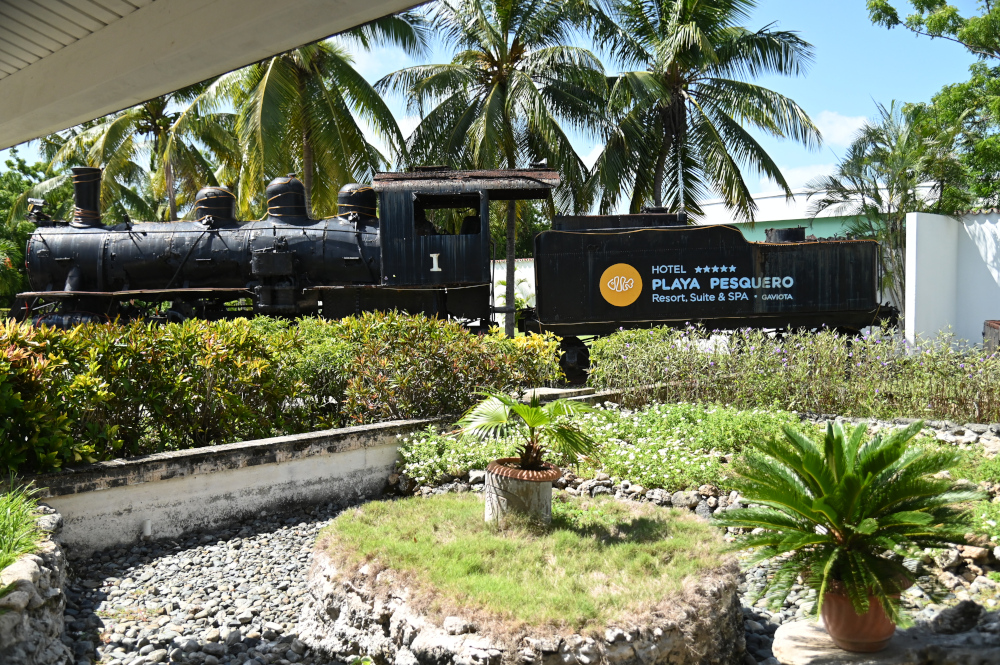 Old Locomotive at Playa Pesquero Hotel - Photo : Orbita Popular