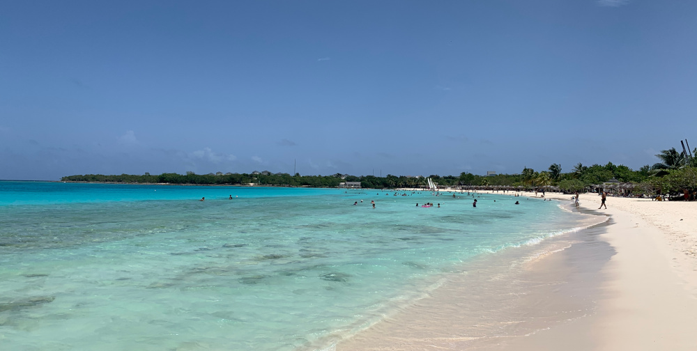 The Beautiful Beach at Playa Pesquero - Photo : Orbita Popular