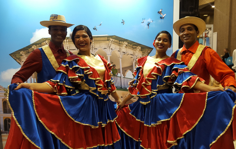 salon tourisme 2018 bailarines dominicanos